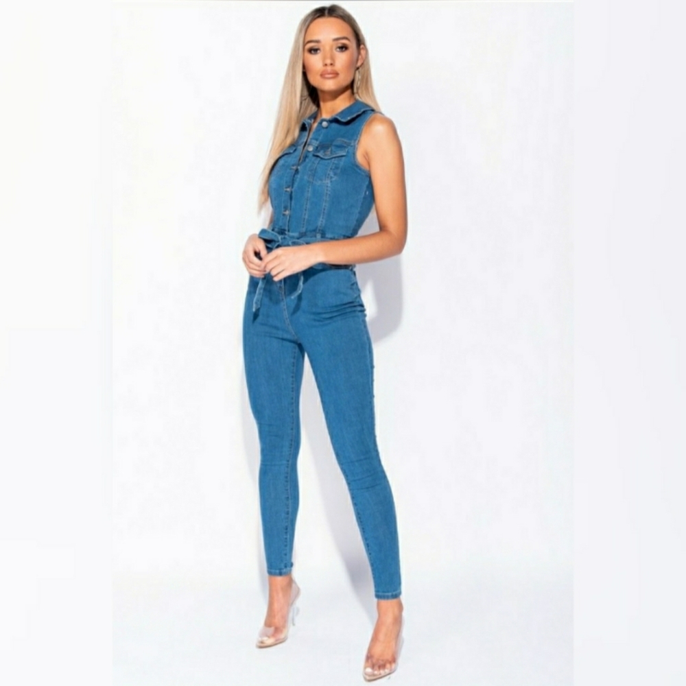 💙 New Denim Button Up Jumpsuit 💙